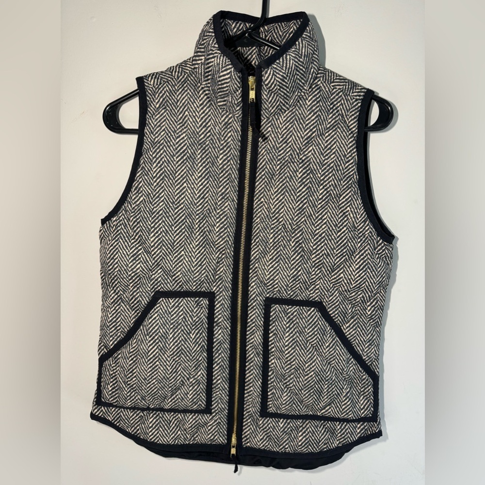 J Crew Herringbone Puffer Vest. NWT size xxs